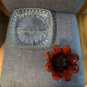 Vintage glassware! 2 pretty pieces.